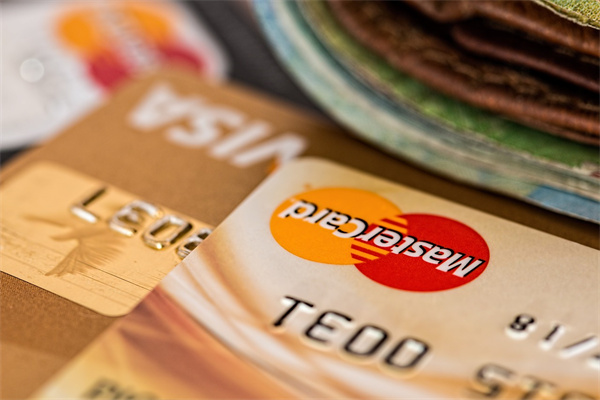 信用卡的信用分怎么低扣，用对方法免息期不浪费